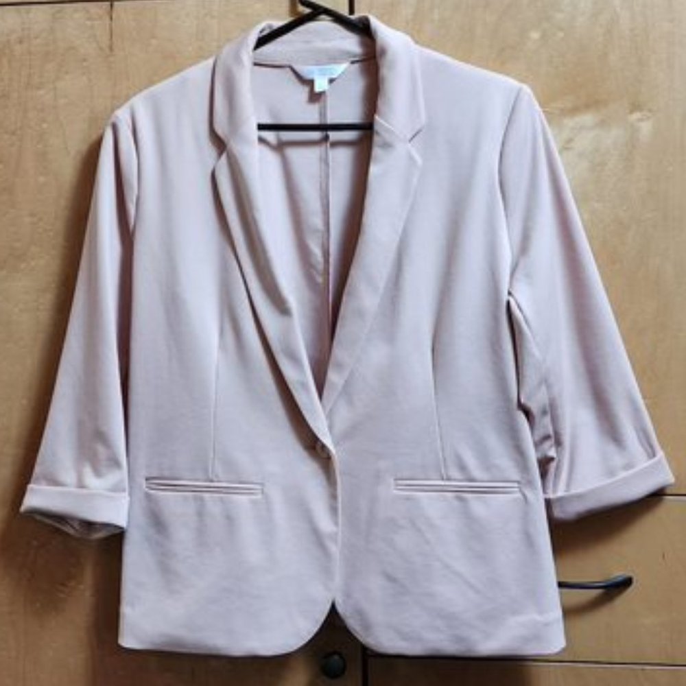Women"s Short 3/4-sleeve Jacket